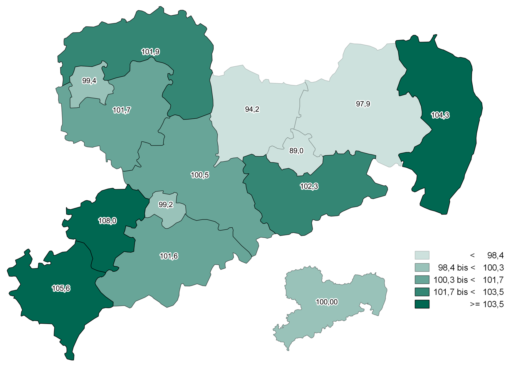 Die standardisierte Mortalitätsrate ist besonders hoch in den Landkreisen Görlitz, Zwickau und im Vogtlandkreis. In Dresden Stadt und den Landkreisen Meißen und Bautzen ist die standardisierte Sterberate am niedrigsten.